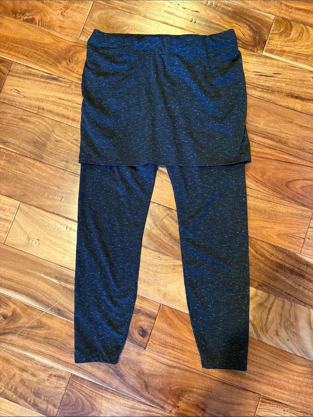 CAbi Black/heathered gray Speckled Skort Leggings, medium, VGUC
